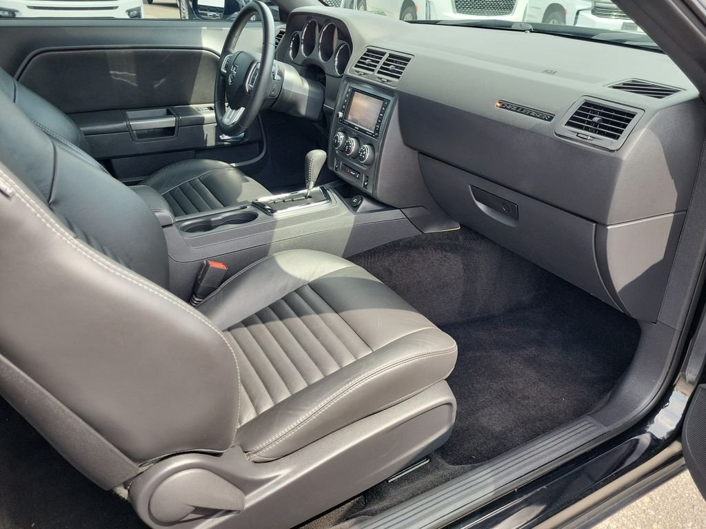 Used 2013 Black Dodge R/T image 19
