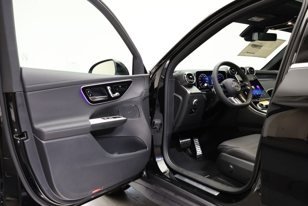 Used 2026 Black Mercedes-Benz GLC 300 image 35