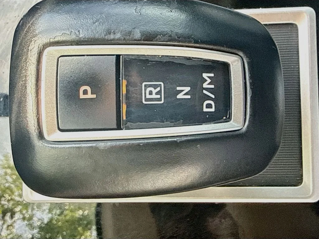 Used 2022  Mitsubishi  image 18