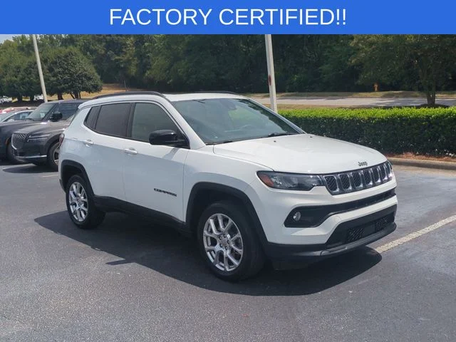 Used 2023 White Jeep Latitude Lux image 7