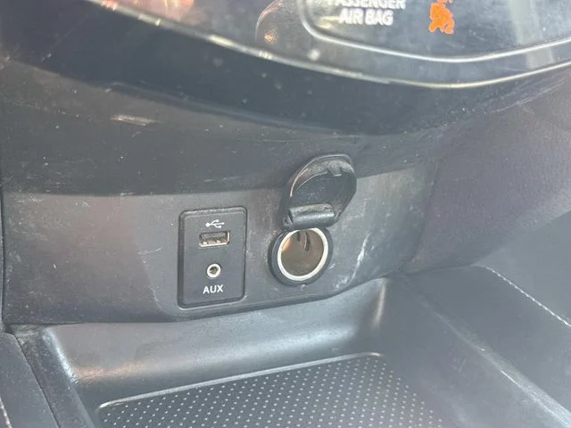 Used 2017 Red Nissan SL image 31