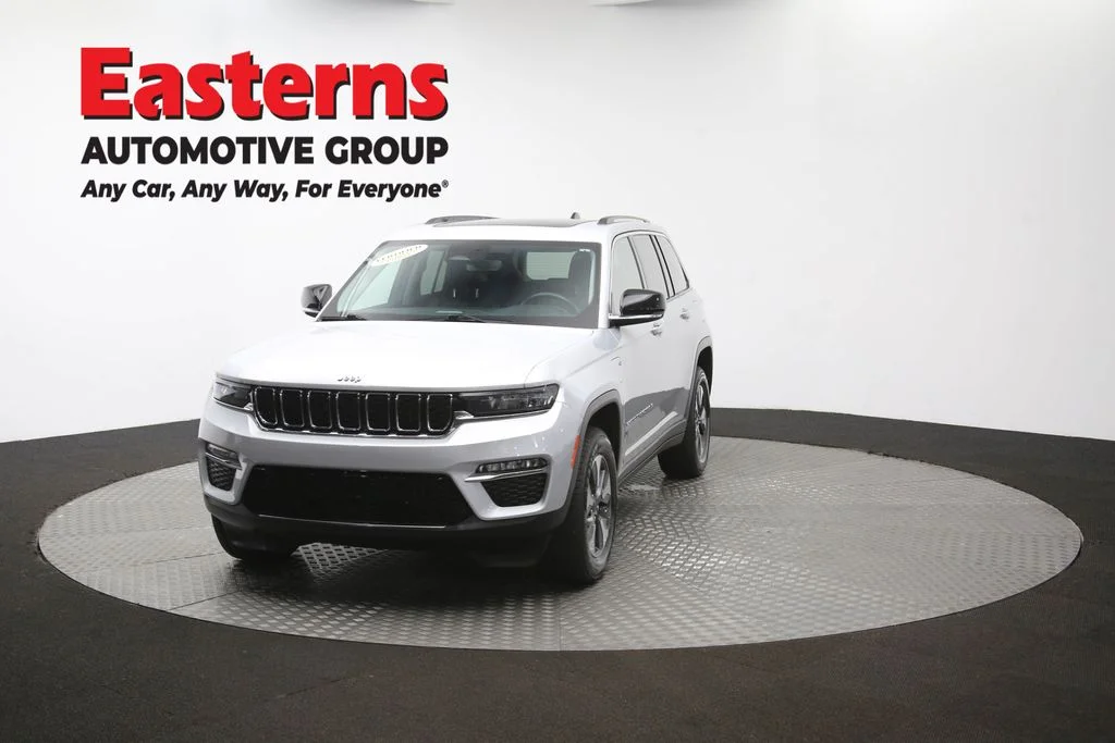 Used 2022 Silver Jeep 4xe image 57