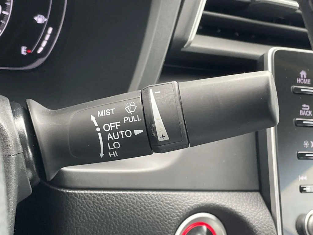 Used 2019 White Orchid Pearl Honda Touring image 14