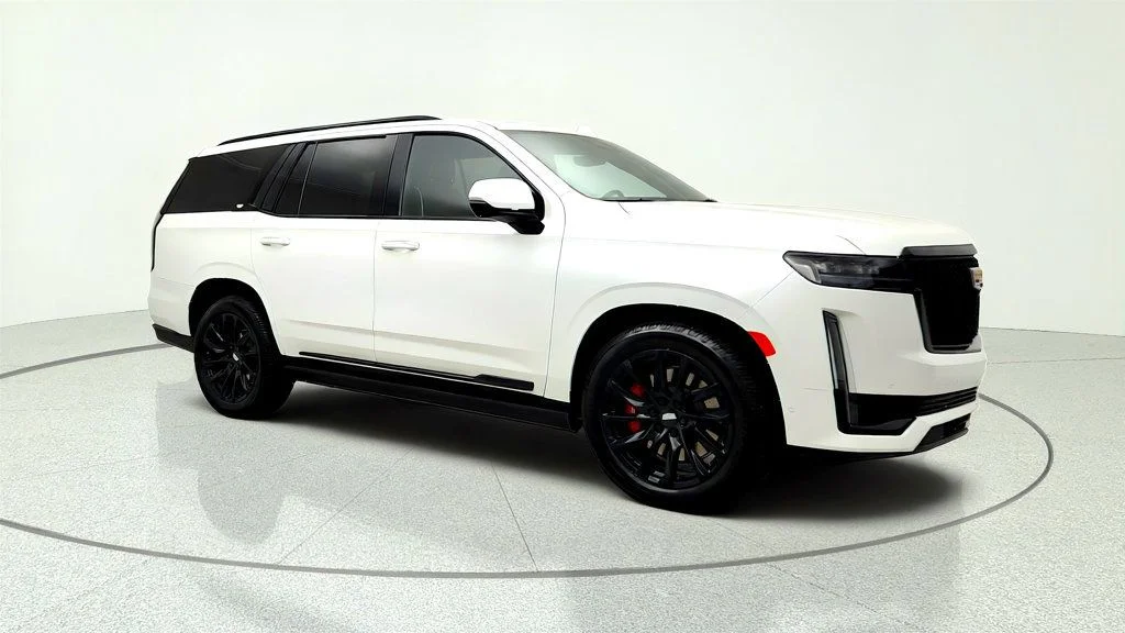Used 2022 Crystal White Tricoat Cadillac Sport 4WD w/ Touring Pkg & Sport Performance Pkg image 3