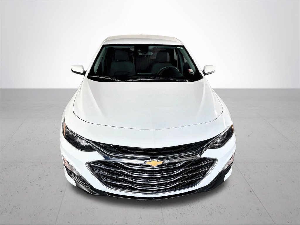 Used 2025 Summit White Chevrolet LT image 3