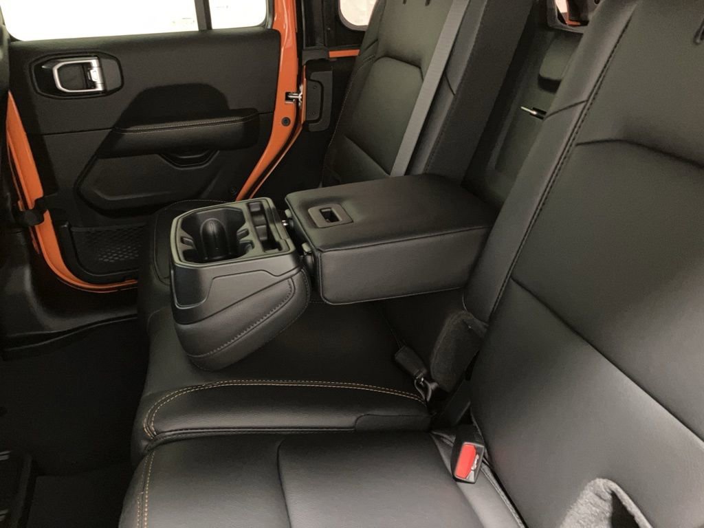 New 2026 Joose Exterior Paint Jeep Sahara image 15