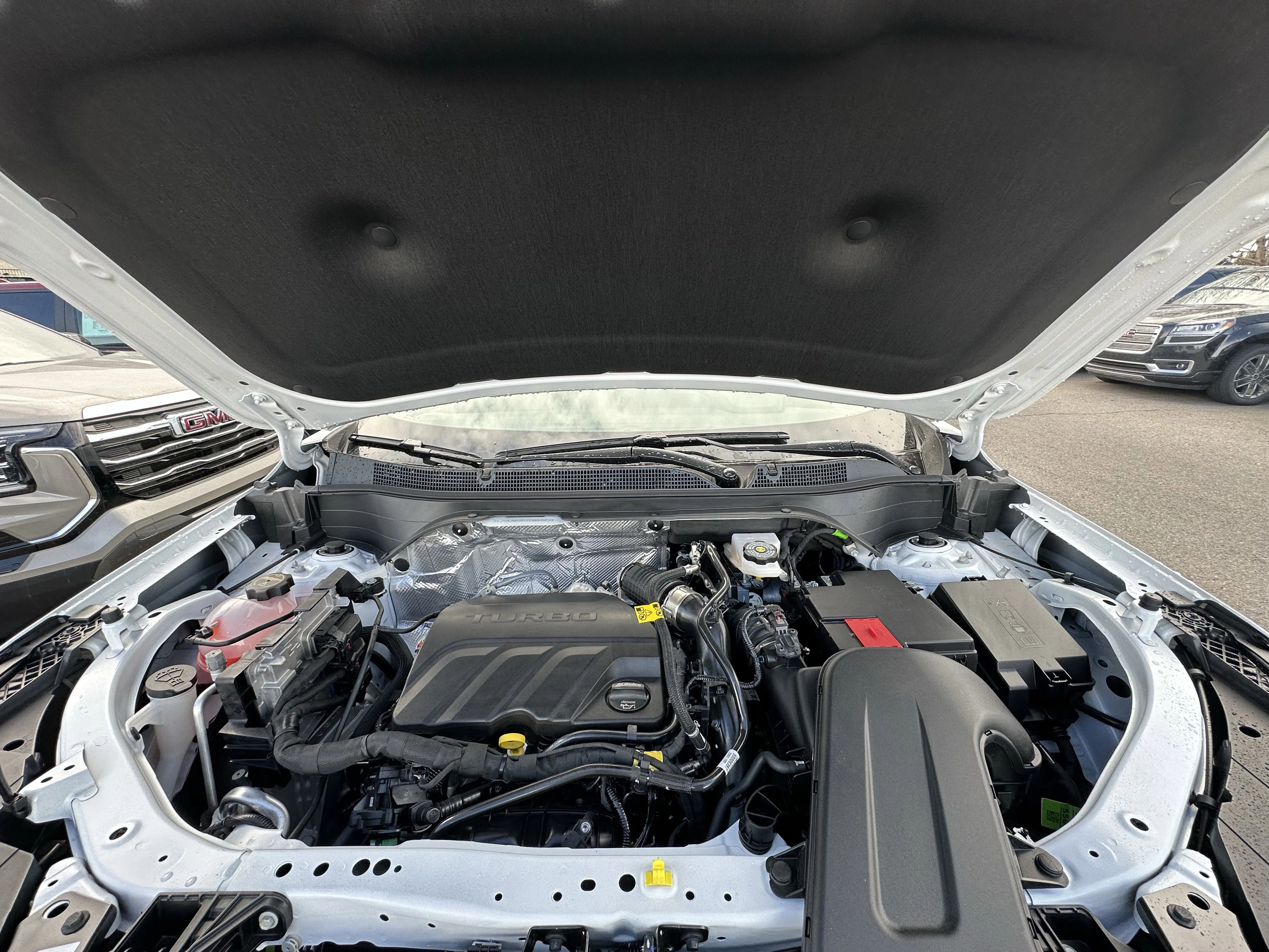 New 2026 Summit White Chevrolet ACTIV image 9