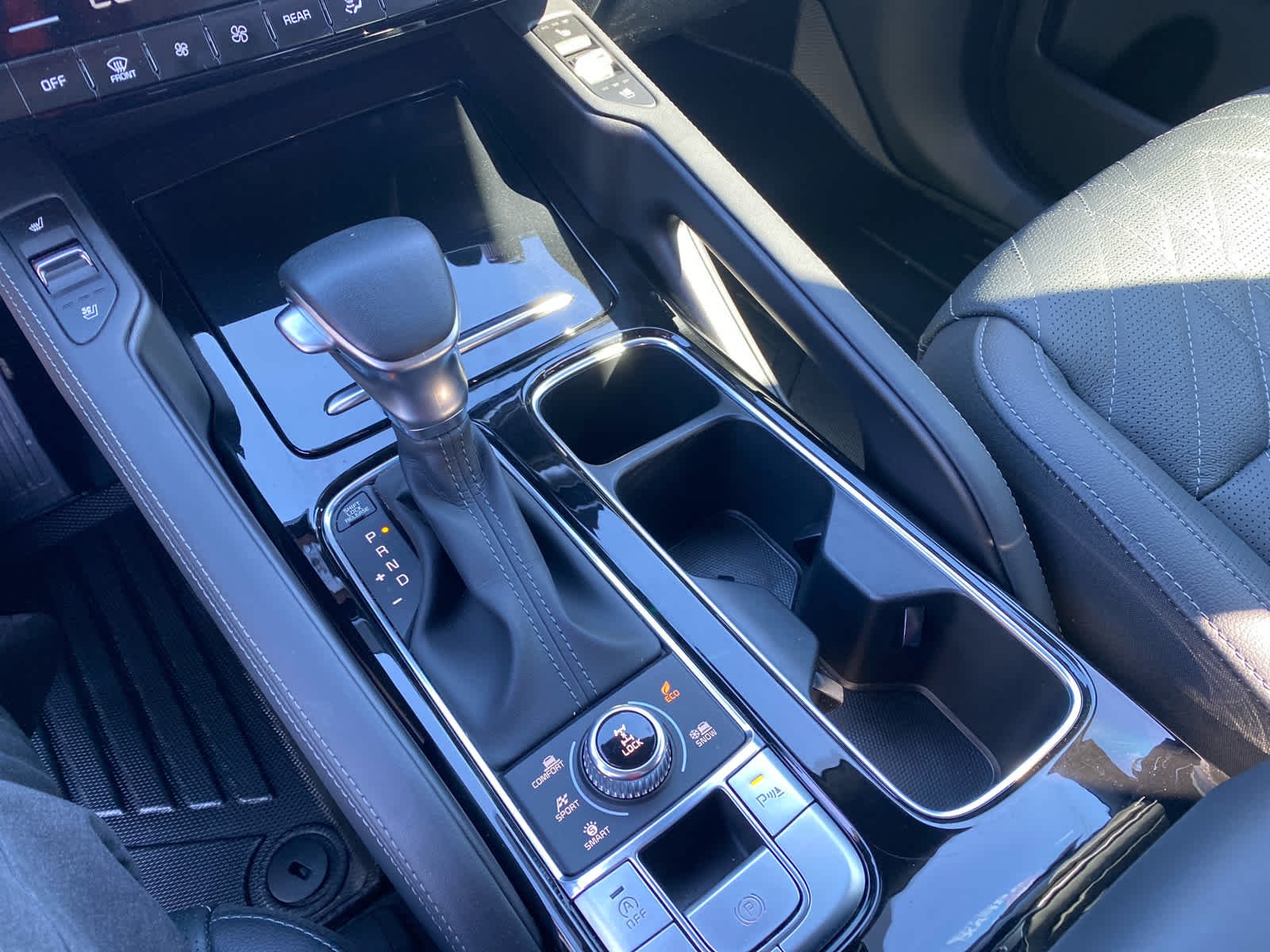 Used 2025  Kia EX X-Line image 18
