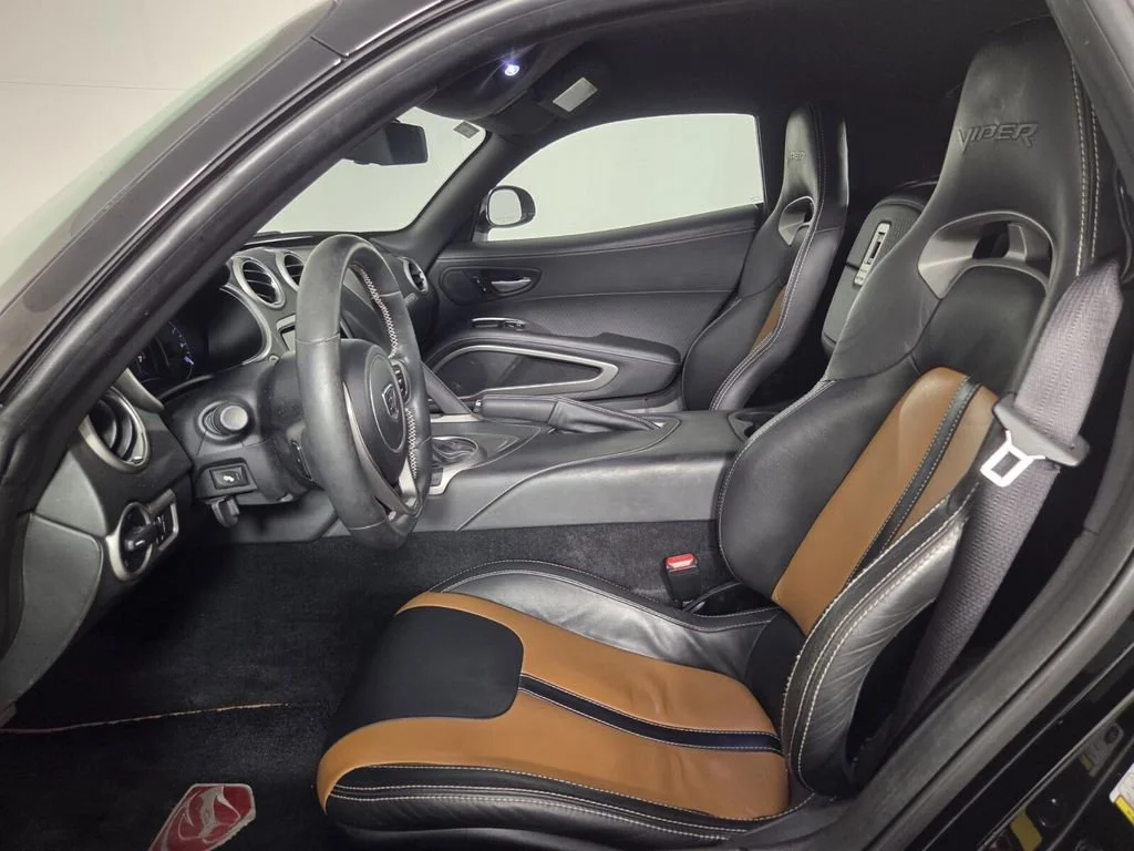 Used 2014 Venom Black Clearcoat Dodge GTS image 10