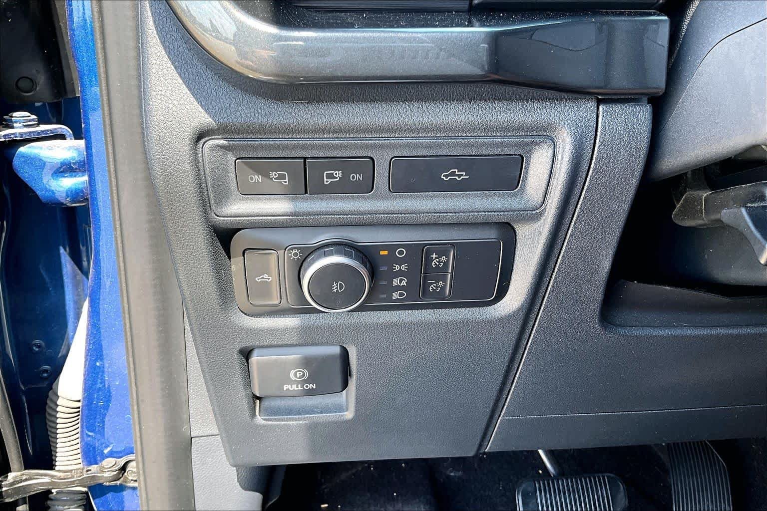 Used 2022 Atlas Blue Metallic Ford XLT image 33