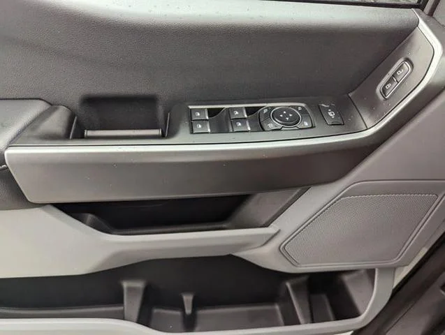 New 2025 Oxford White Ford F-350® XLT image 34