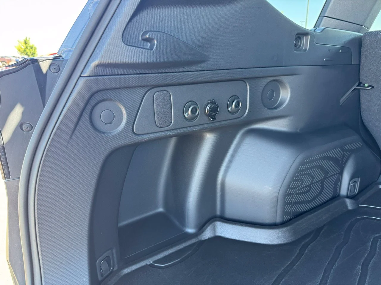 Used 2025 Magnetite Gray Metallic Subaru Premium image 38
