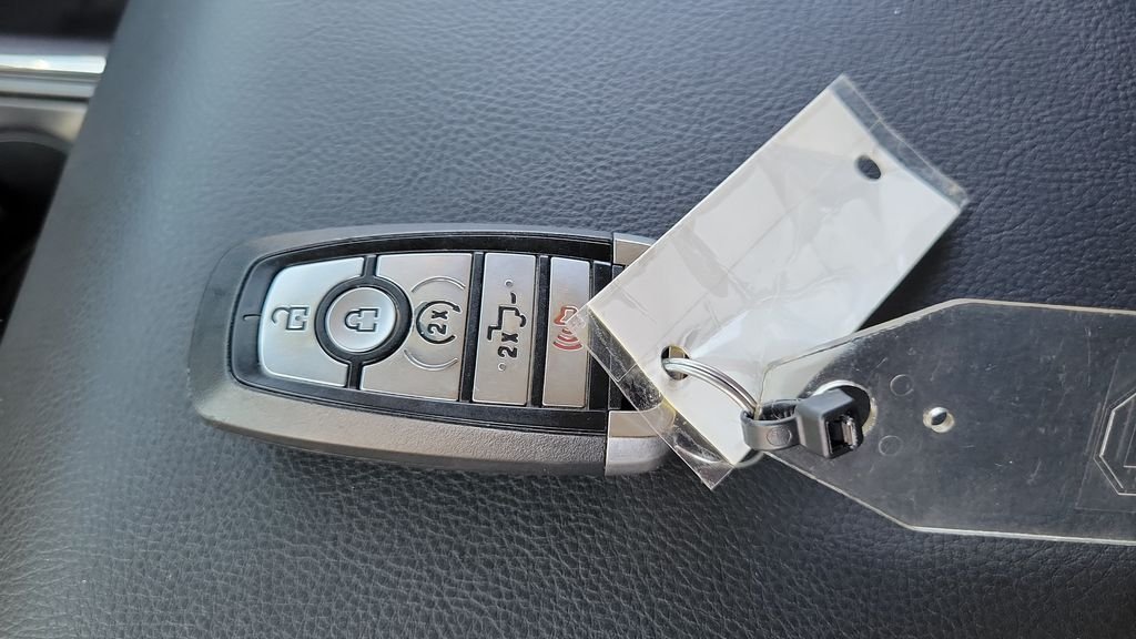 Used 2023 Blue Ford XLT image 22
