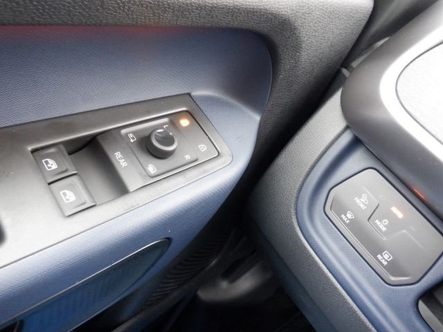 2025 Volkswagen ID. Buzz PRO S - Photo 10