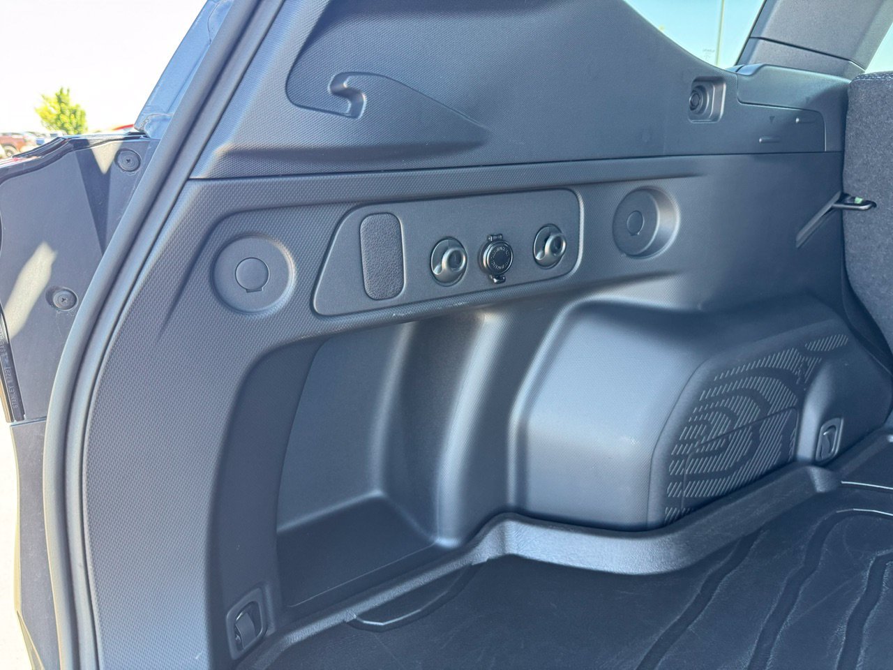 Used 2025 Magnetite Gray Metallic Subaru Premium image 38
