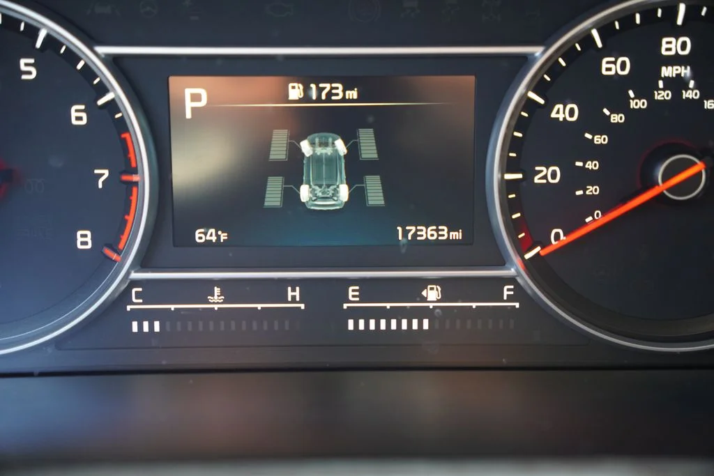 Used 2023 Aruba Green Kia X-Line EX image 37