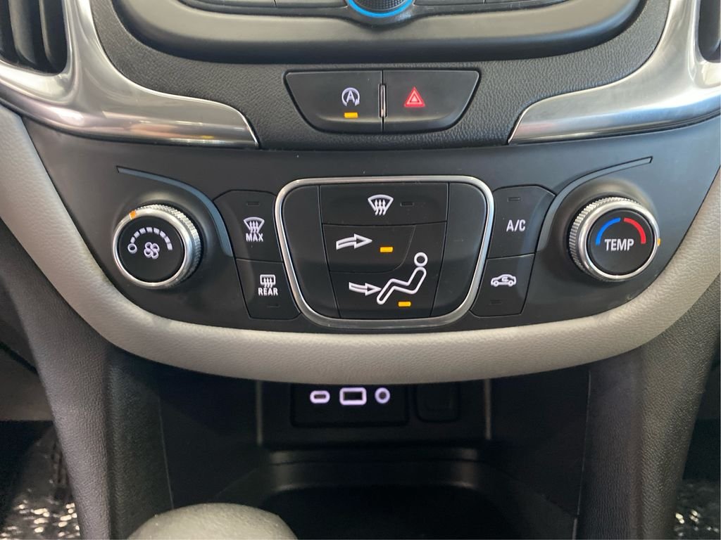 Used 2022 White Chevrolet LT image 21