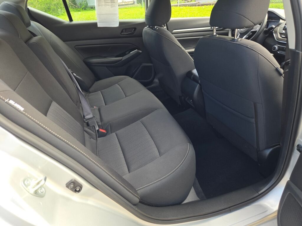 Used 2023 Silver Nissan 2.5 SV image 7