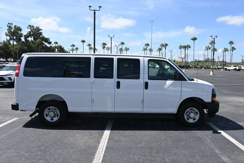 2025 Chevrolet Express Passenger LS - Photo 6