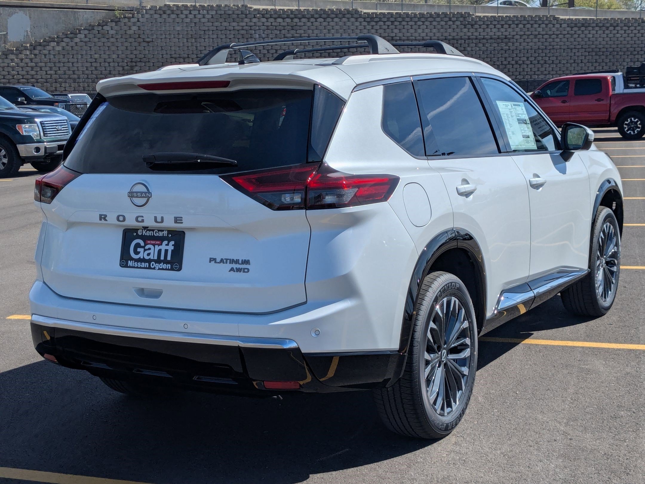New 2026 Everest White Pearl Tricoat Nissan Platinum image 3