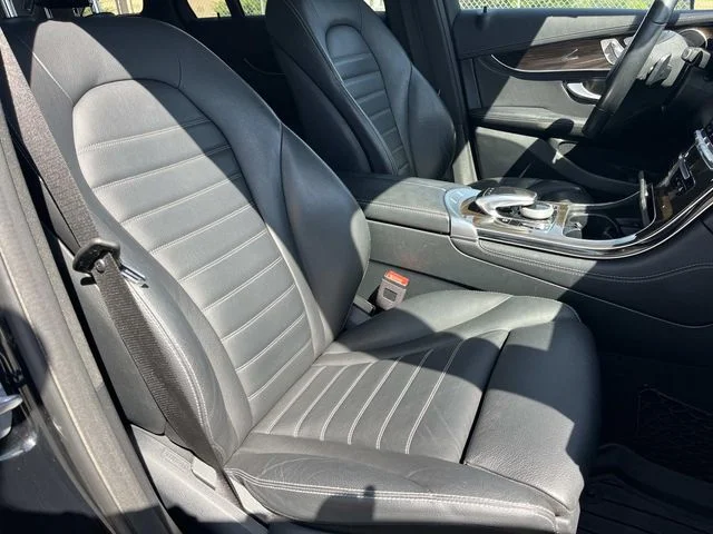 Used 2019 Black Mercedes-Benz GLC 350e image 28