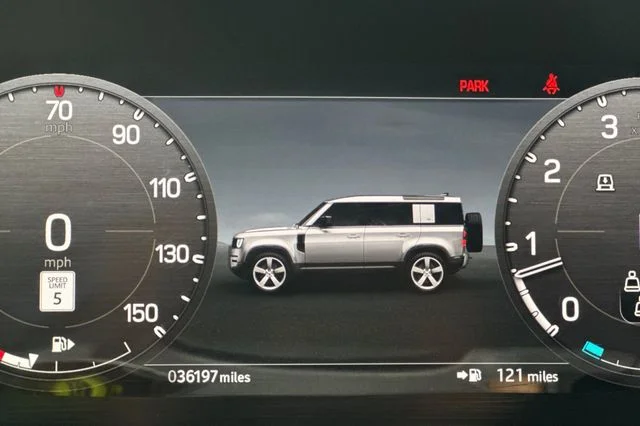 Used 2023 White Land Rover S image 27