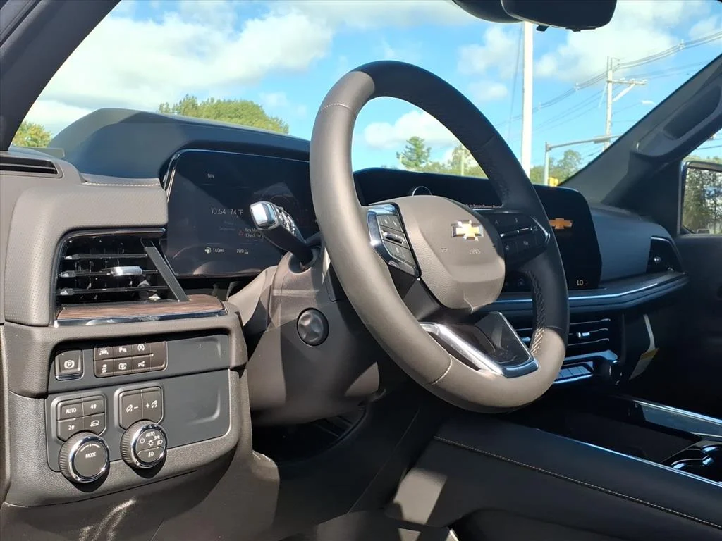 2026 Chevrolet Suburban Premier - Photo 9