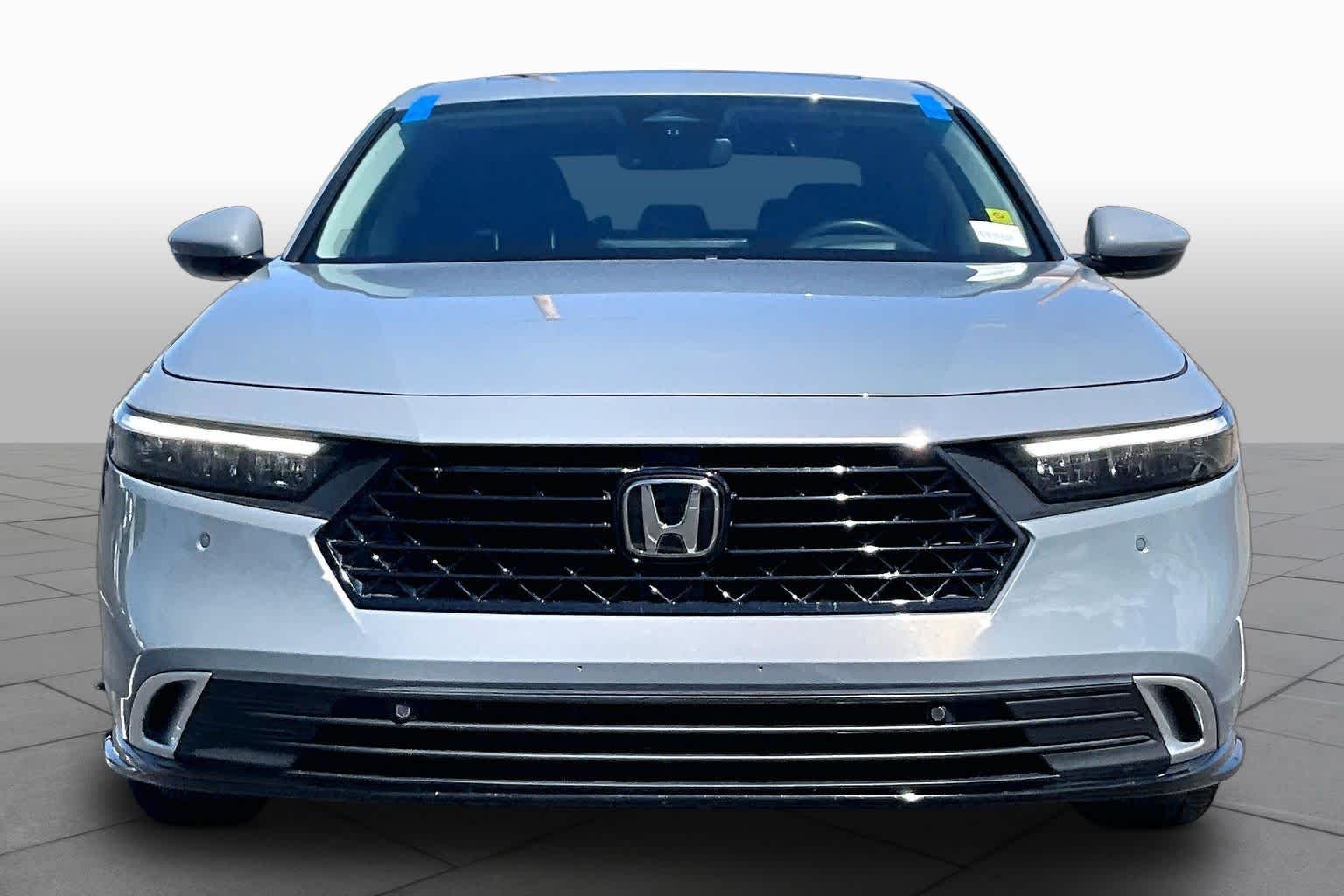 Used 2025 Urban Gray Pearl Honda Touring image 4