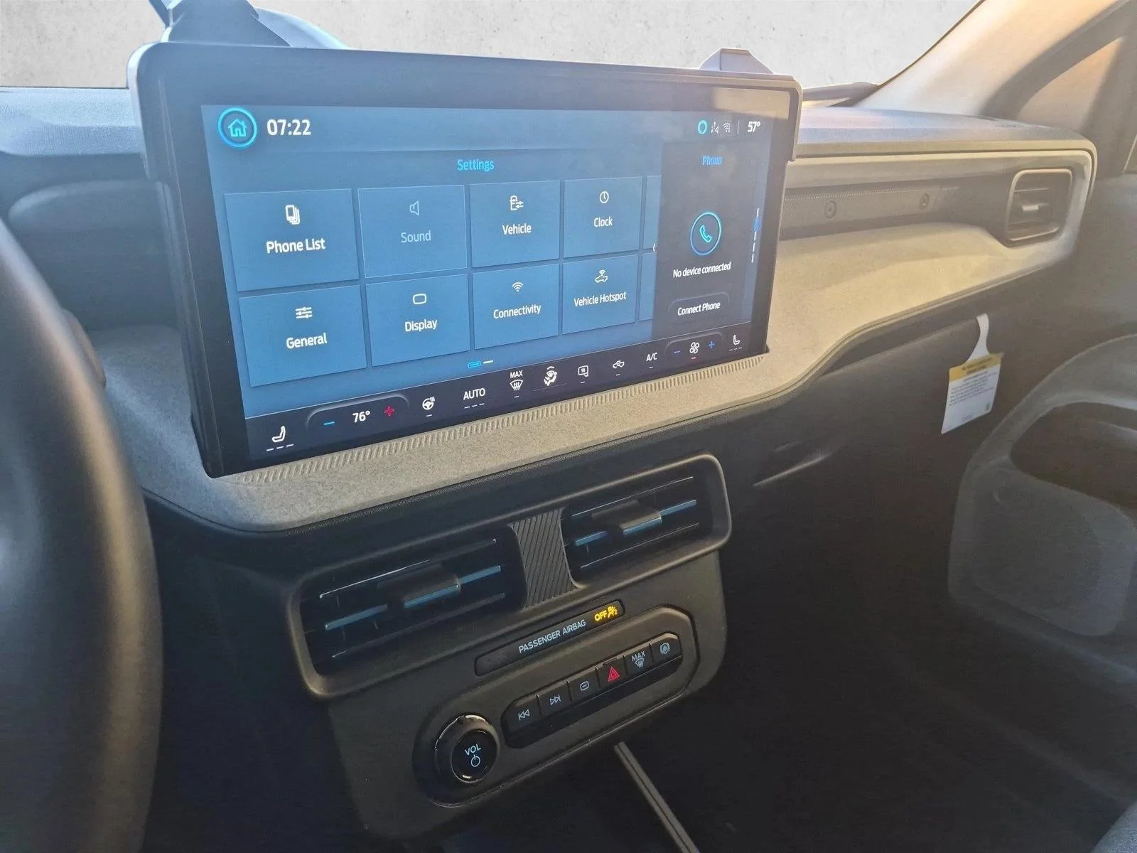 Used 2025 Green Ford XLT image 12