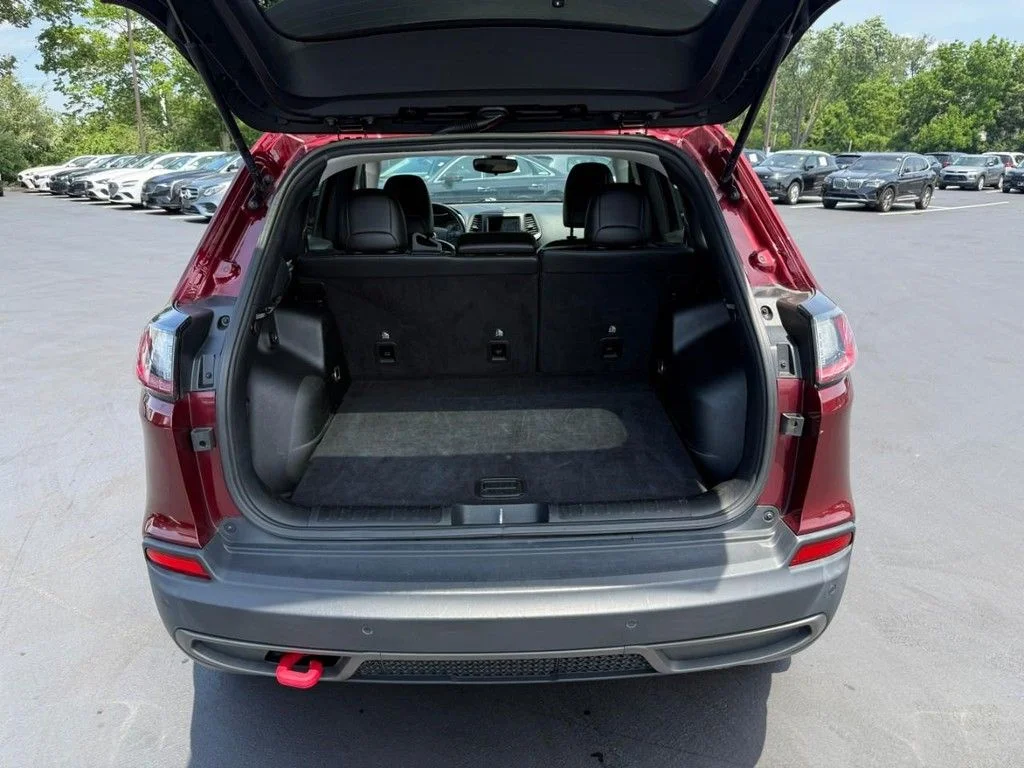 Used 2019 Red Jeep Trailhawk image 7