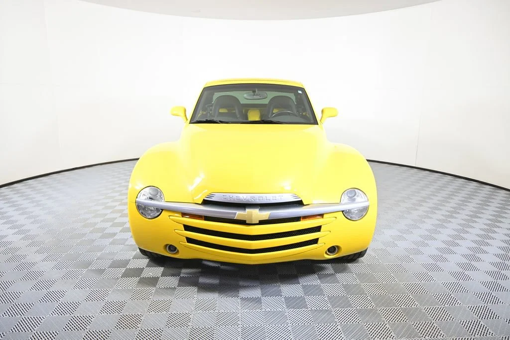 2005 Chevrolet SSR LS - Photo 11