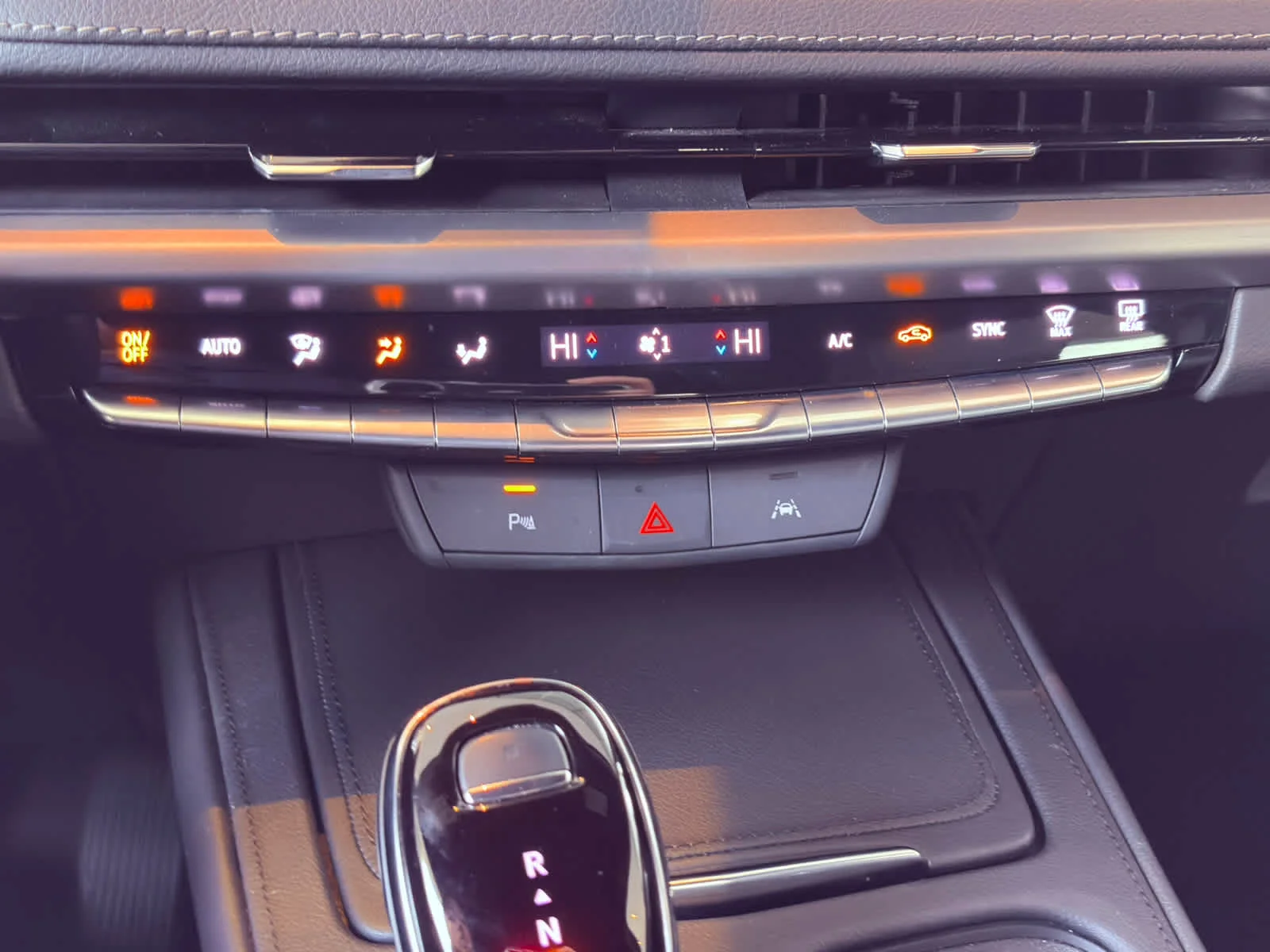 2024 Cadillac XT4 Premium Luxury - Photo 20