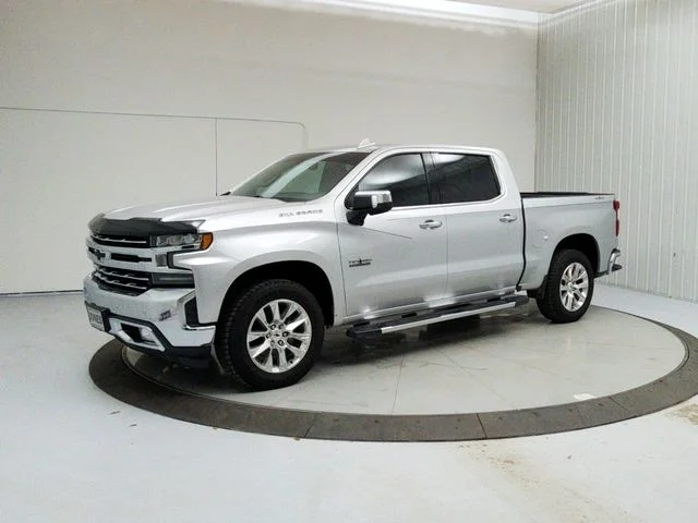 Used 2019 Silver Chevrolet LTZ image 3