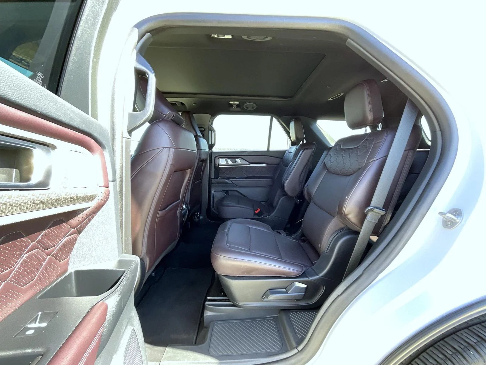 Used 2025 White Ford Platinum image 23