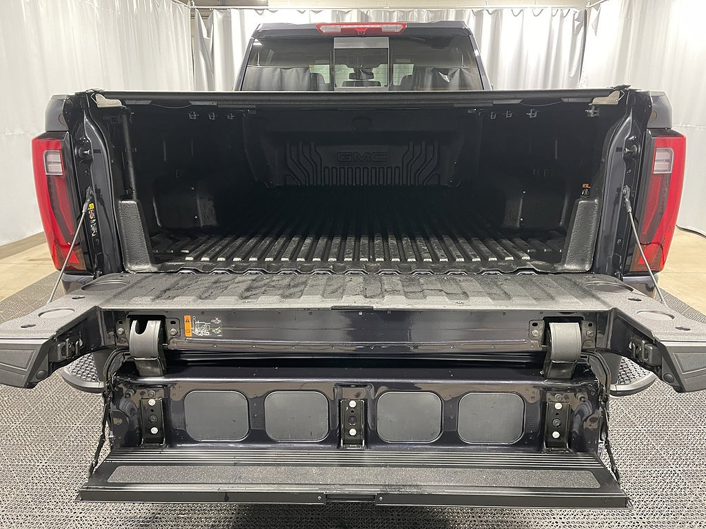 2025 GMC Sierra 2500HD SLT - Photo 11