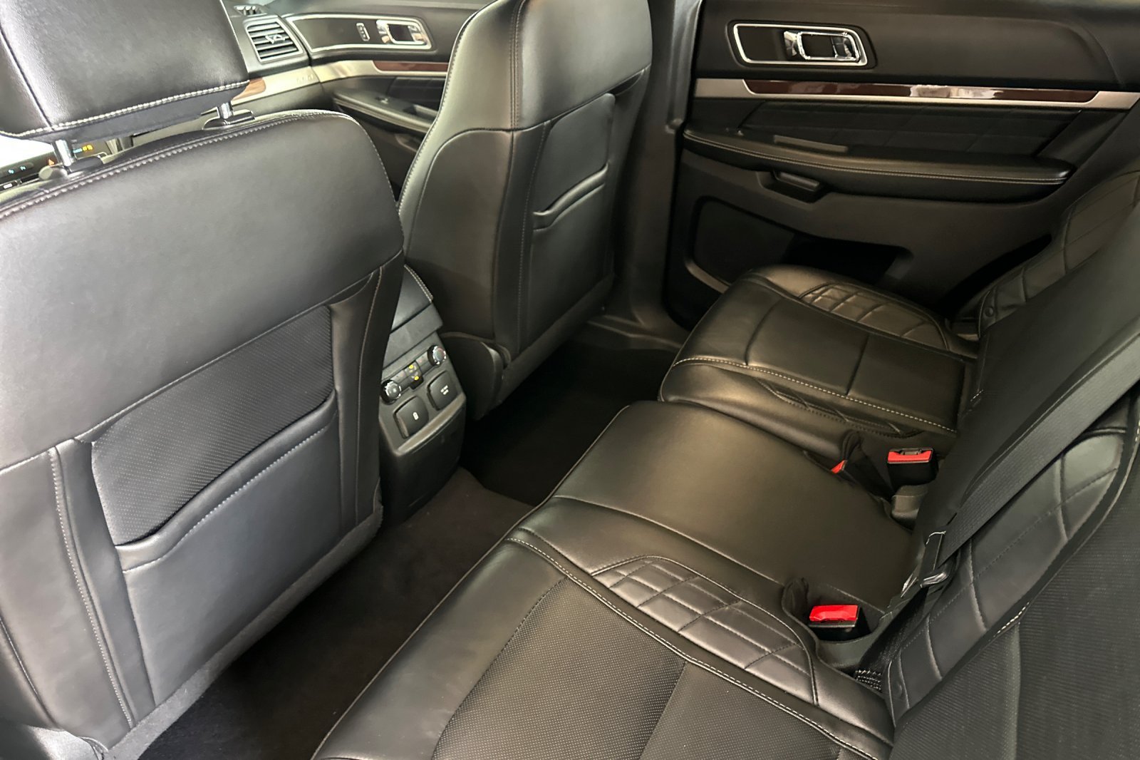 Used 2018 Gray Ford Platinum image 12