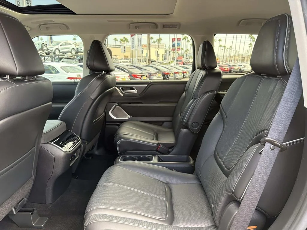 Used 2025 MINERAL BLACK INFINITI SENSORY image 27
