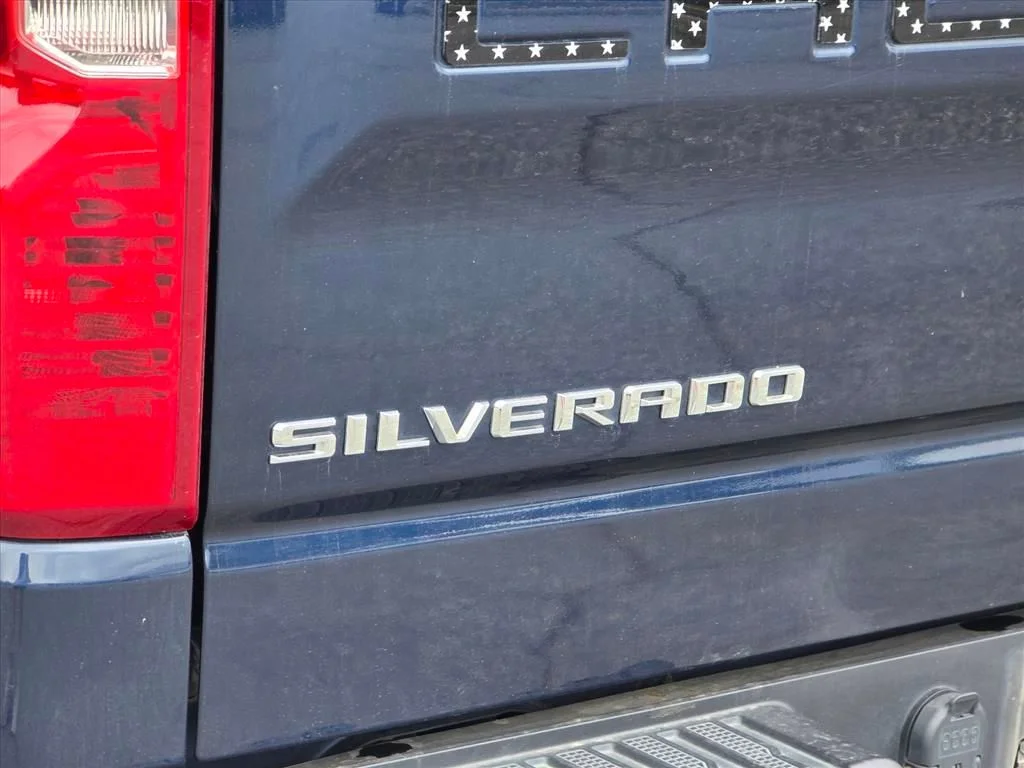 Used 2022 Blue Chevrolet LT image 13