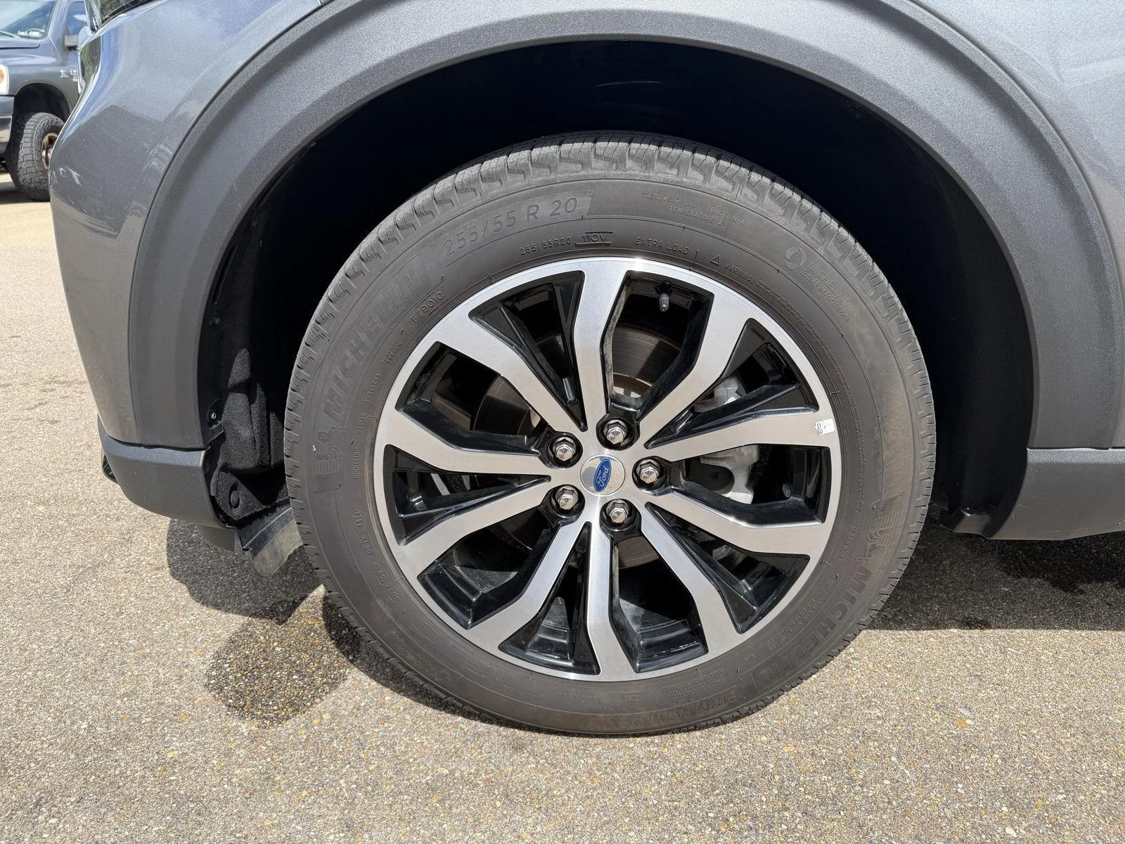Used 2025 Carbonized Gray Ford ST-Line image 25