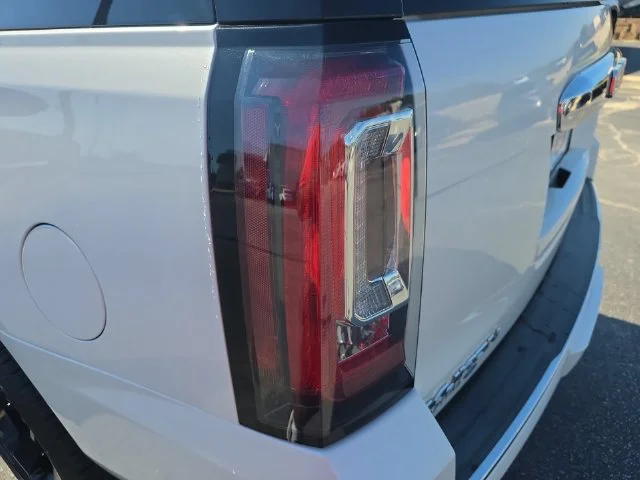 Used 2019 White GMC Denali image 37