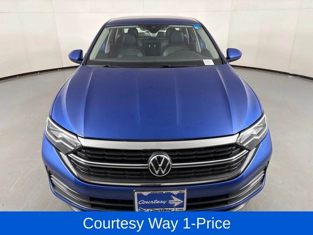 Used 2024 Blue Volkswagen 1.5T SE image 4