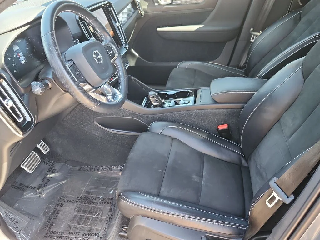 Used 2021 Gray Volvo R-Design image 7