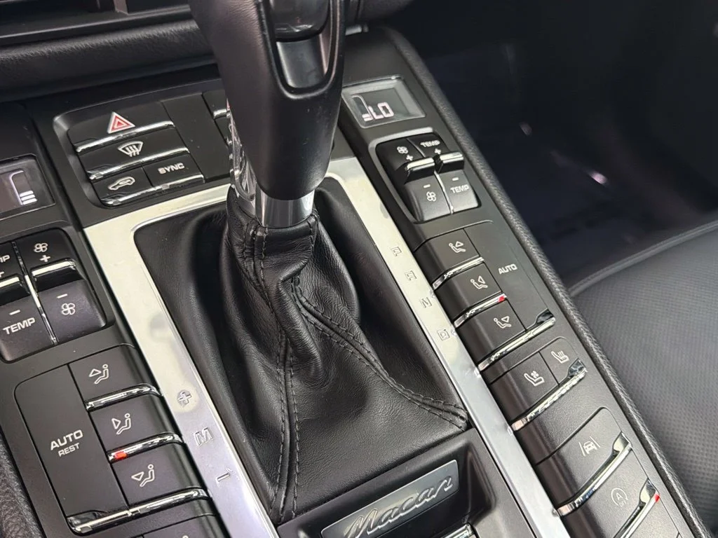 Used 2019 Black Porsche Base image 8