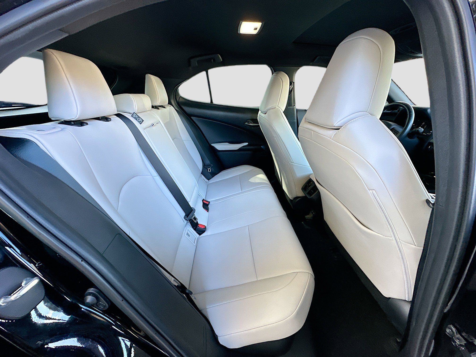 Used 2025 Obsidian Lexus UX 300h F SPORT Design image 27
