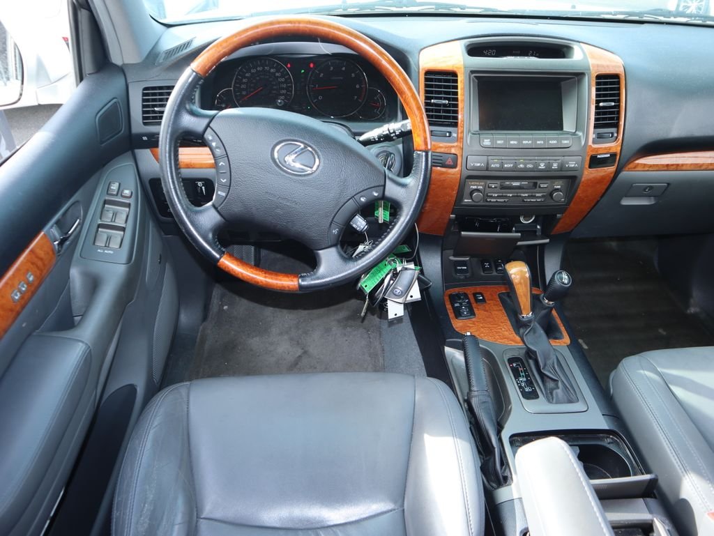 Used 2006 Titanium Metallic Lexus 470 image 6