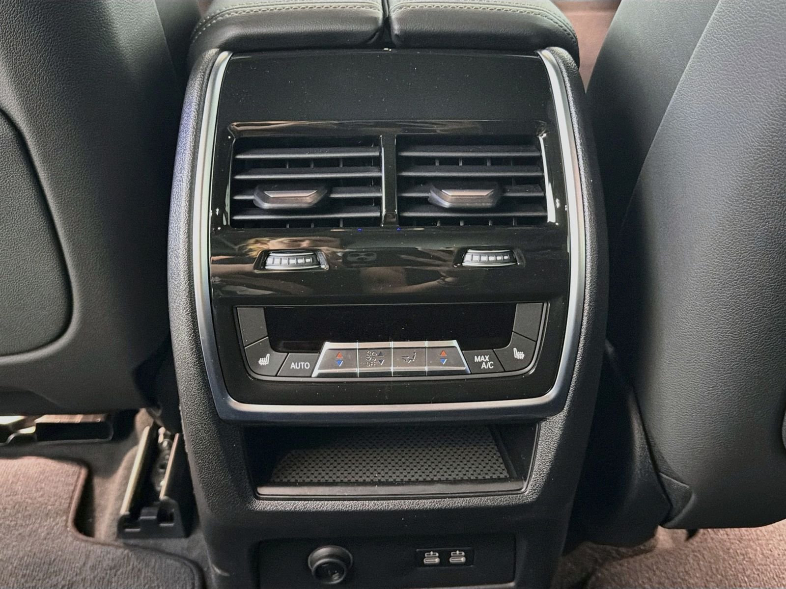 2026 BMW X5 M60i - Photo 27