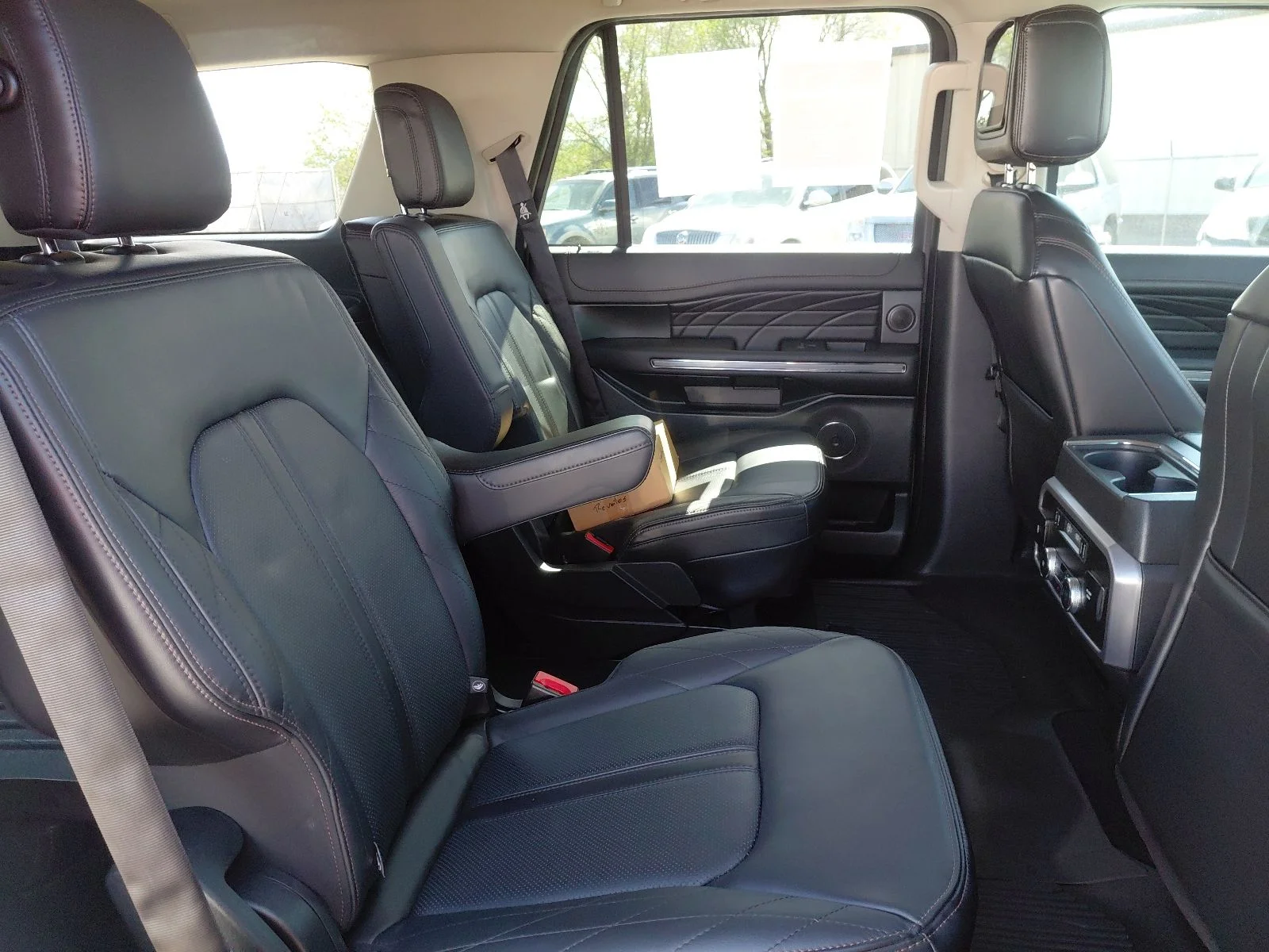 Used 2020 White Ford Platinum image 24
