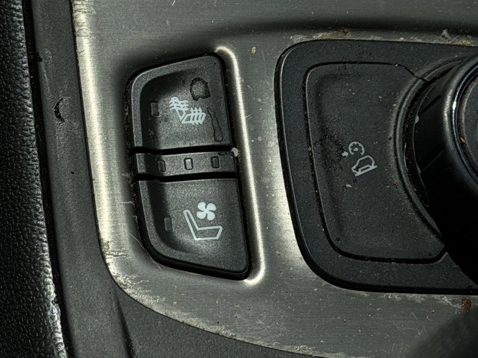 Used 2019 Ebony Twilight Metallic GMC Denali image 9