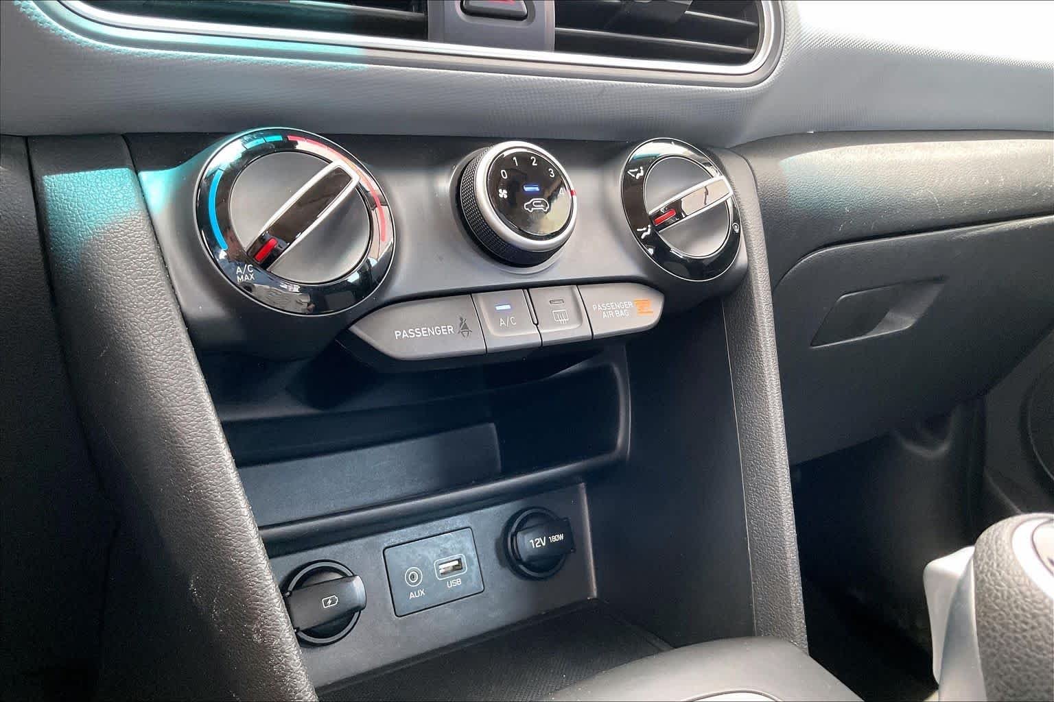 Used 2021 Thunder Gray Hyundai SE image 31