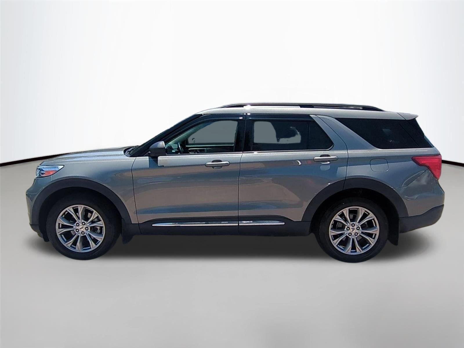 Used 2020 Silver Spruce Metallic Ford XLT image 2